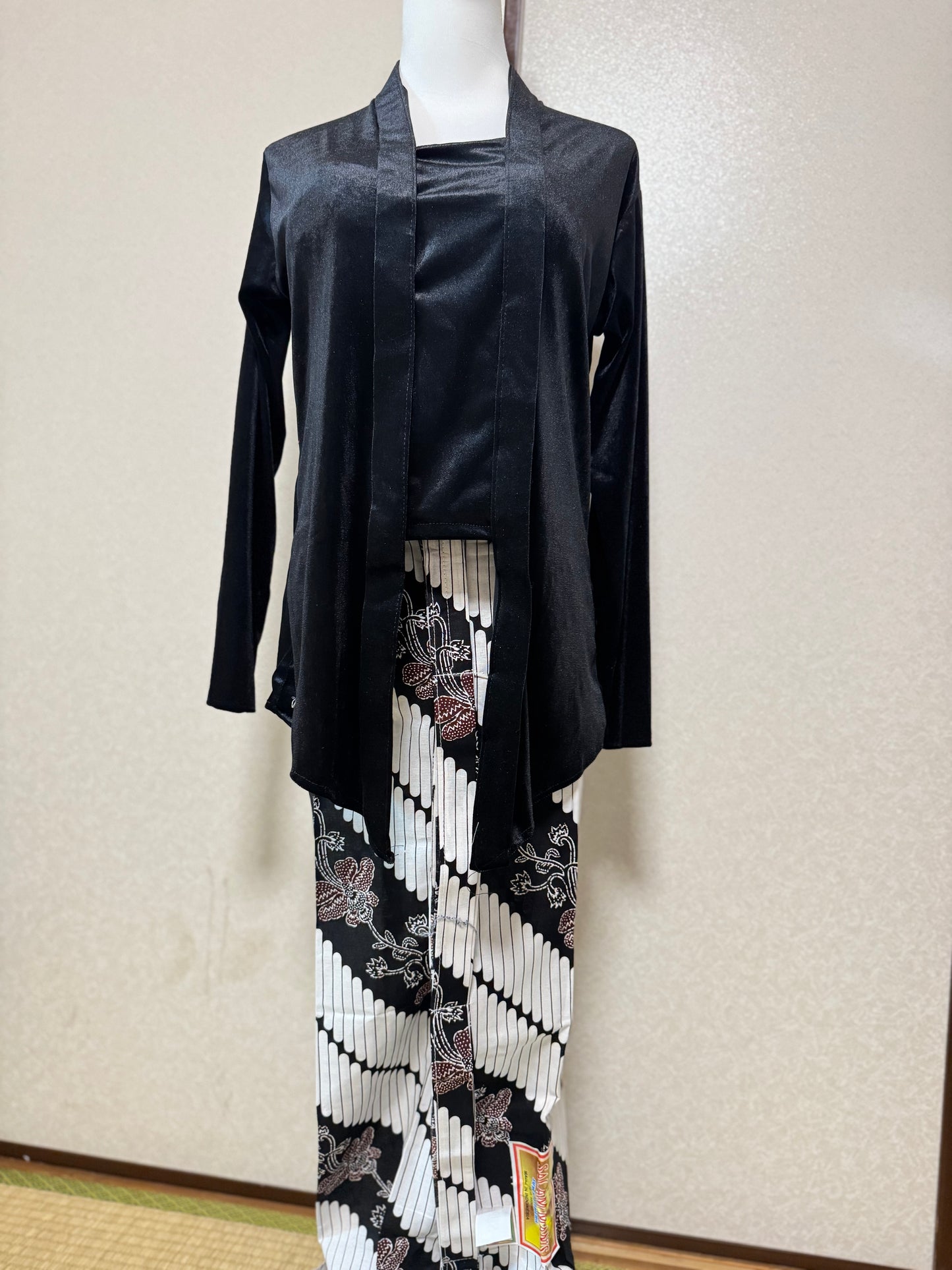 Set Kebaya Kutubaru Wanita