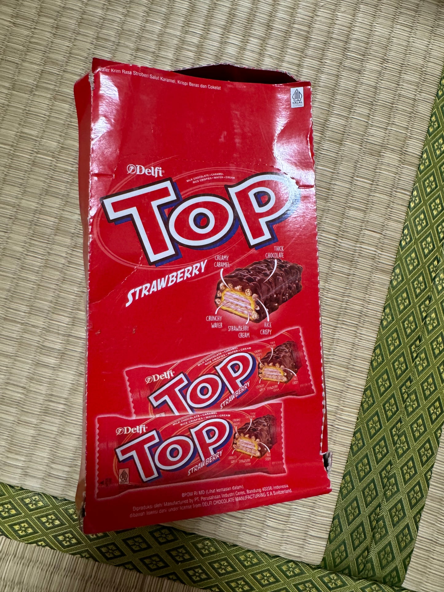 TOP Merah Strobery