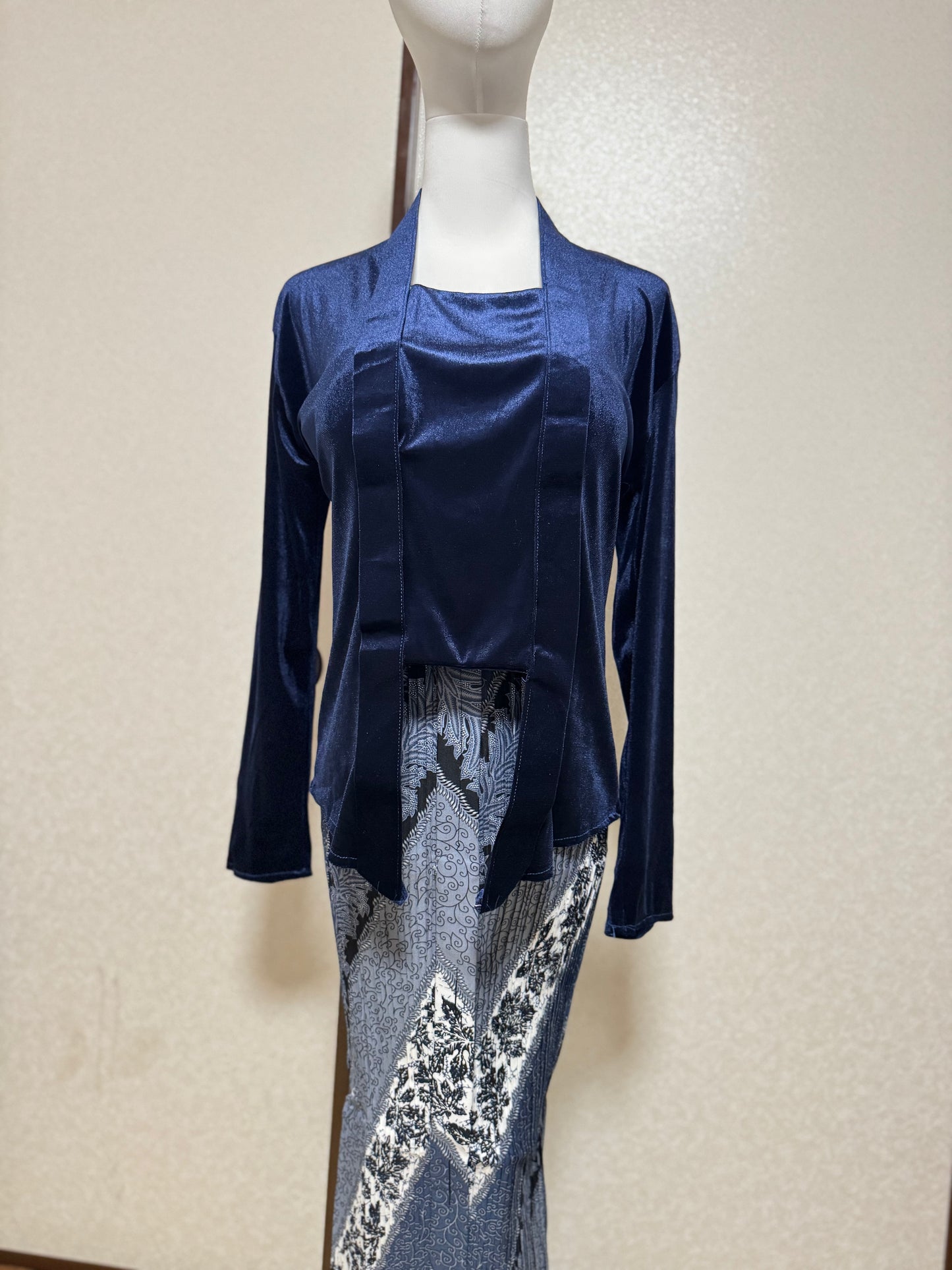 Set Kebaya Kutubaru Wanita