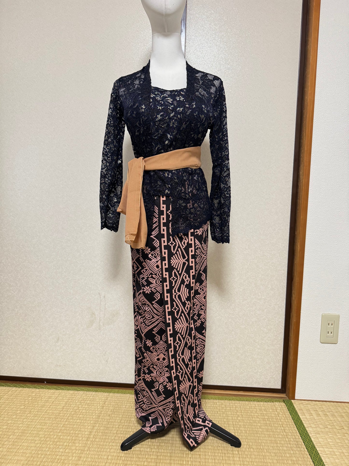 Kebaya Set Size L bisa ganti Rok