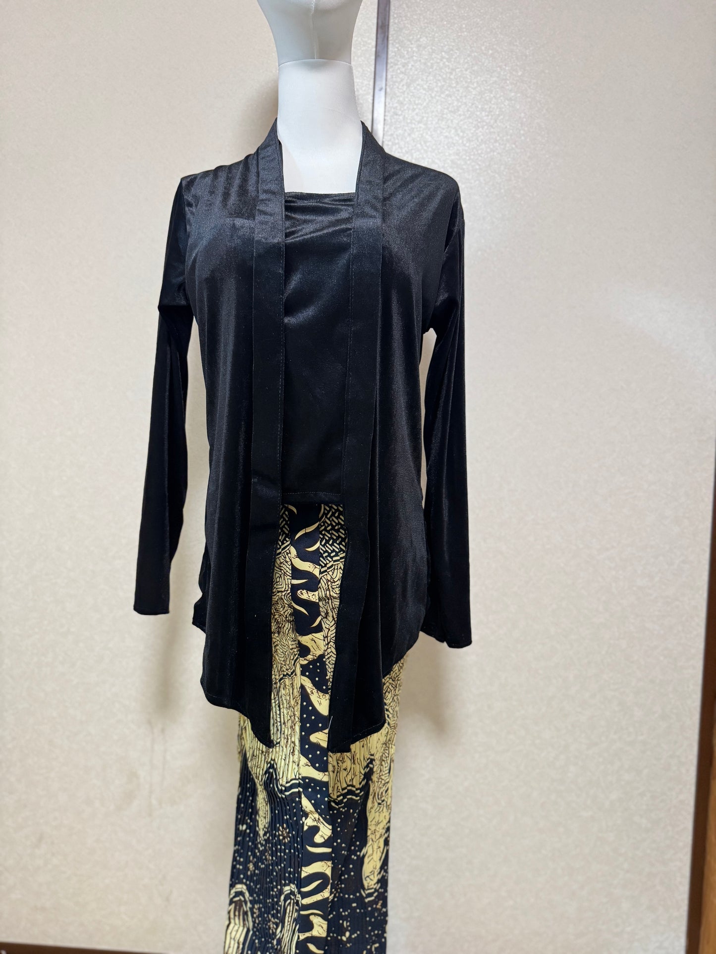 Set Kebaya Kutubaru Wanita