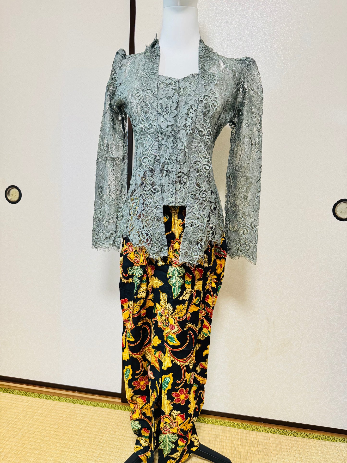 Kebaya Set Size M bisa ganti Rok