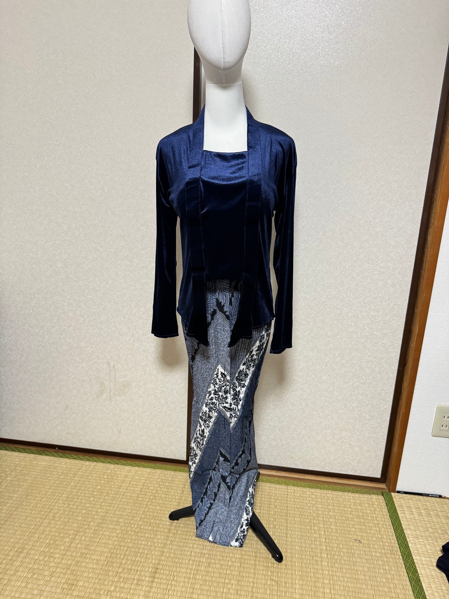 Set Kebaya Kutubaru Wanita