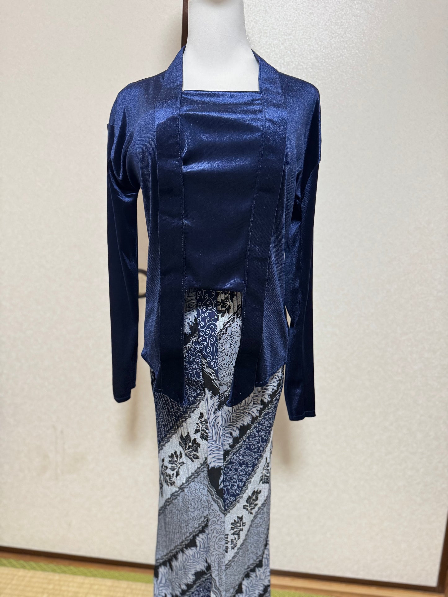 Set Kebaya Kutubaru Wanita