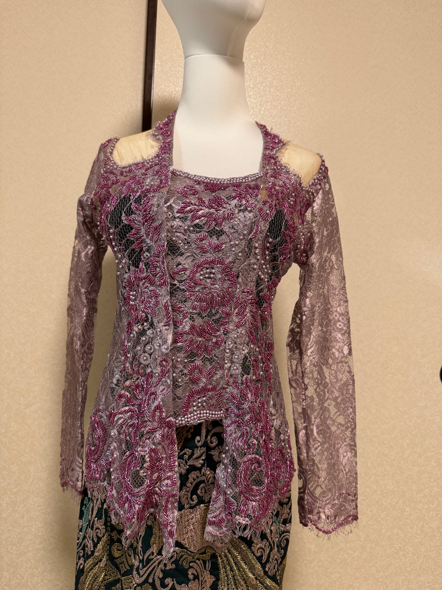 Kebaya Metalic Payet ( Kebaya Saja )