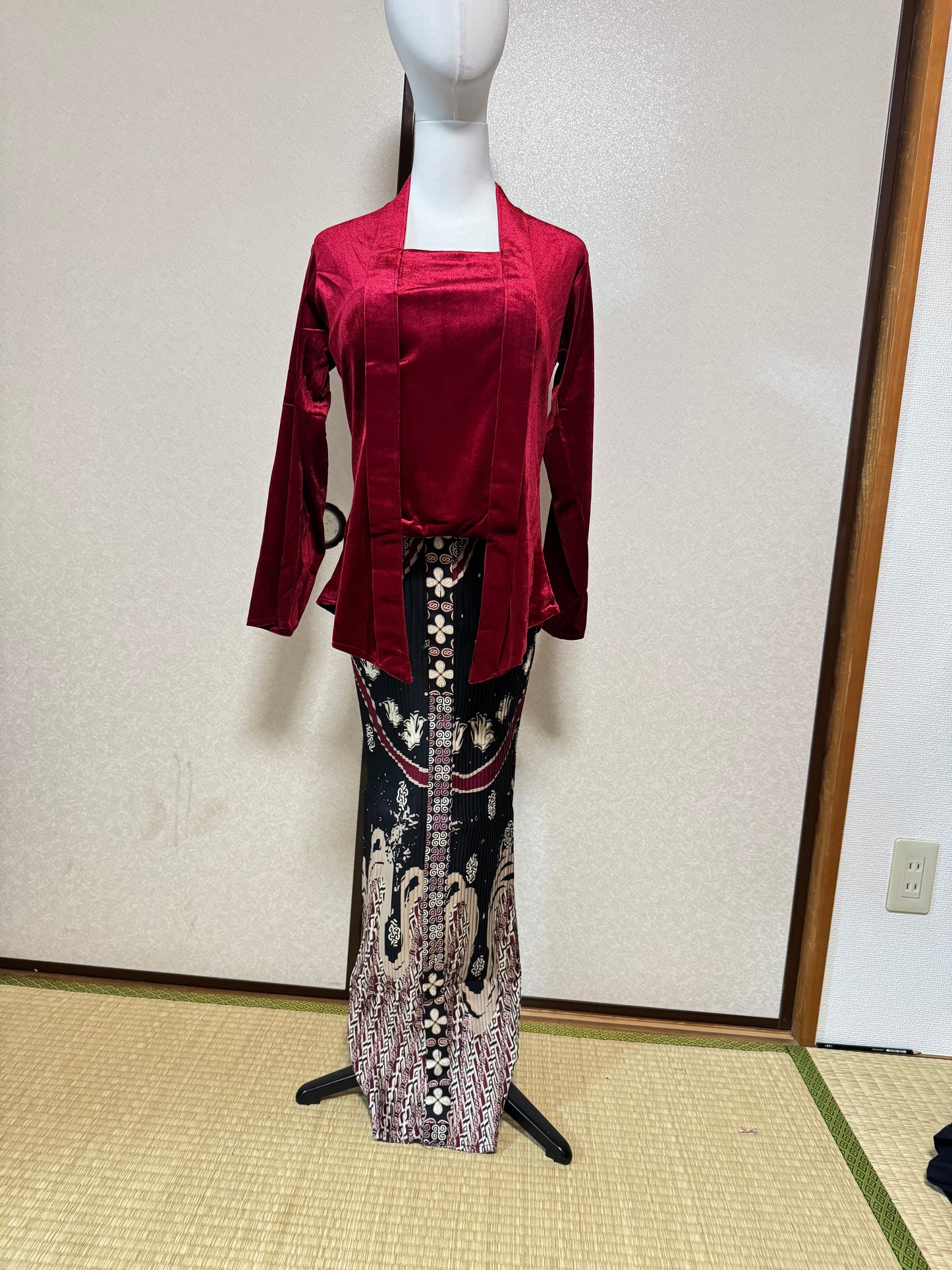 Set Kebaya Kutubaru Wanita
