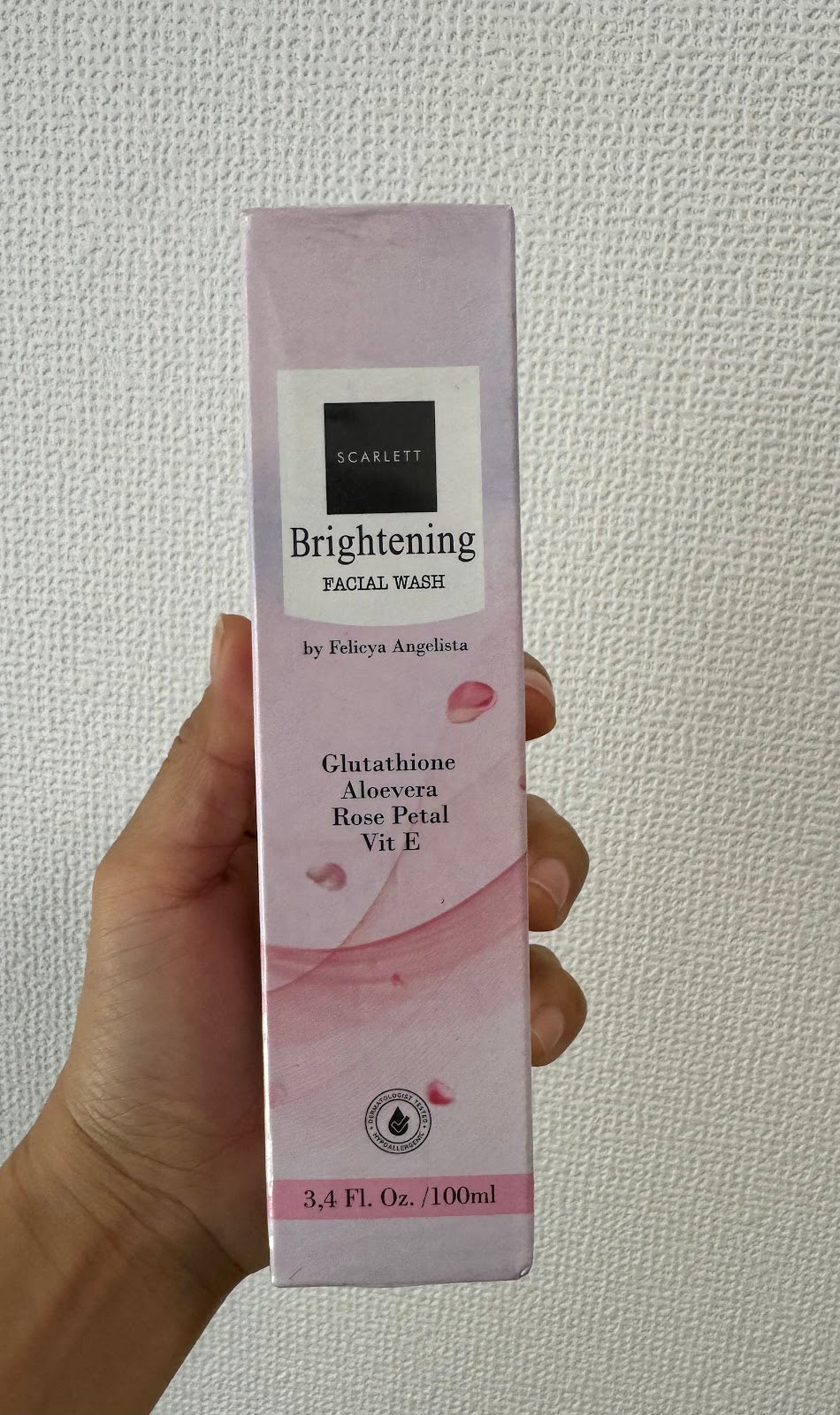 Scarlet Facial Wash brighly